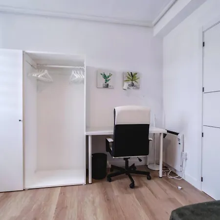 Piso En El Centro De Asturias * لانغريو